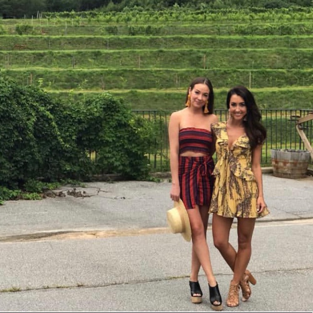 TWO PIECE SET — tied skirt + bando top